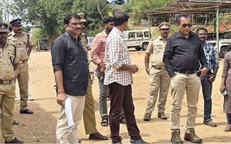 സത്രം- പുല്ലുമേട് പാതകളിലെ സുരക്ഷയും മുന്നൊരുക്കങ്ങളും വിലയിരുത്തി എഡിഎമ്മും സംഘവും