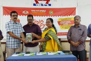 ഭാഷാ ഇൻസ്റ്റിറ്റ്യൂട്ട് പുസ്തകോത്സവം: 'ഇന്ത്യയിലെ പ്രധാന വൃക്ഷങ്ങൾ'  സുരേഷ് മുതുകുളം പ്രകാശനം ചെയ്തു