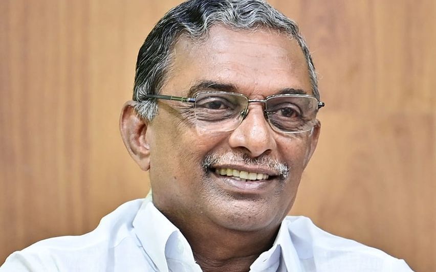 ഉണ്ണികൃഷ്ണൻ പോറ്റിയുടെ വിദേശയാത്ര; പത്മകുമാറിന്റെ പാസ്‌പോർട്ടും പരിശോധിക്കും