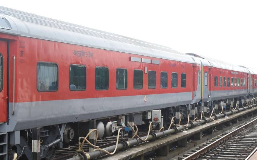 കോച്ചുകൾ കൂട്ടി; ഏഴുമാസംകൊണ്ട് ദക്ഷിണറെയിൽവേക്ക് 22.7 കോടിയുടെ അധികവരുമാനം