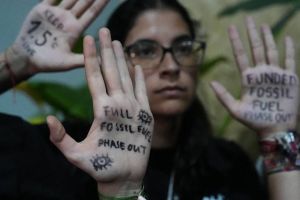 കാലാവസ്ഥ ഉച്ചകോടി; ഫോസിൽ ഇന്ധനം കുറയ്ക്കൽ പരാമർശിക്കാതെ അന്തിമ ഉടമ്പടി