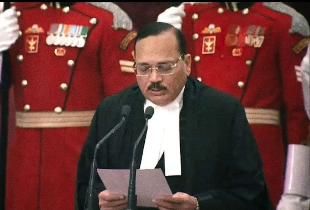 ഇന്ത്യയുടെ 53-ാമത് ചീഫ് ജസ്റ്റിസായി ജസ്റ്റിസ് സൂര്യ കാന്ത് സത്യപ്രതിജ്ഞ ചെയ്ത് ചുമതലയേറ്റു