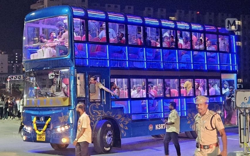 കോടിയിലേറെ നേടി മൂന്നാറിലെ ഡബിൾഡെക്കർ ബസ്