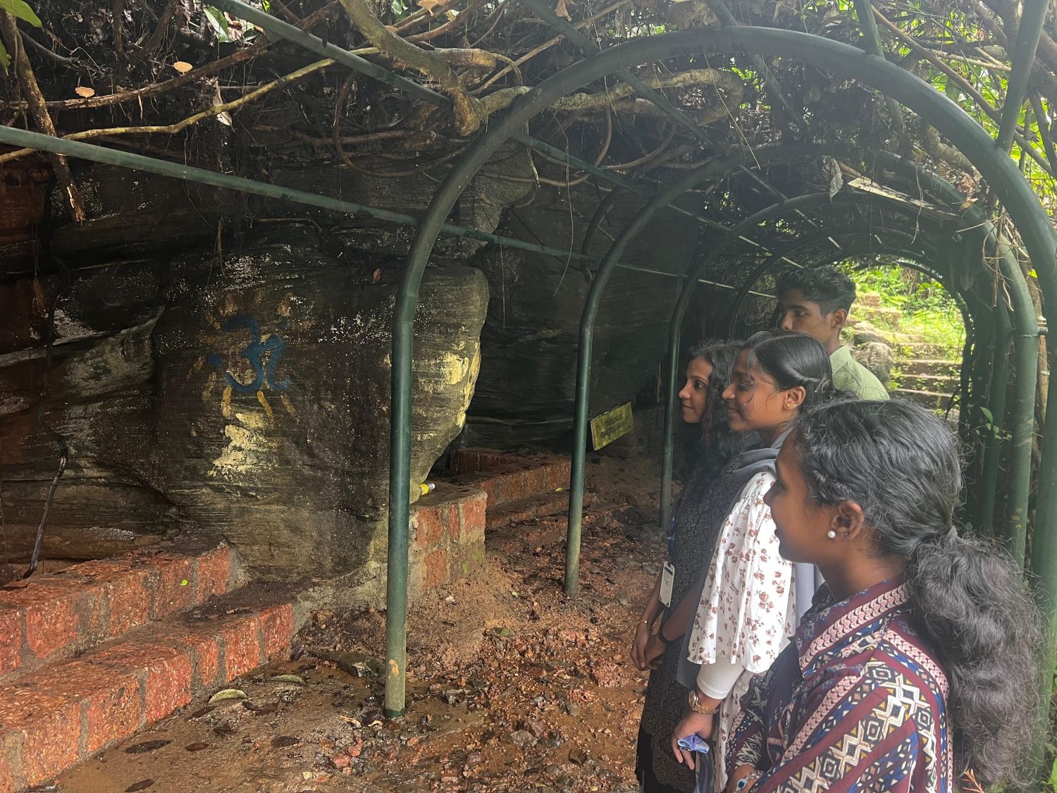 whatsapp-image-2025-11-25-at-21.50.07_c6ccfe51_1764091409