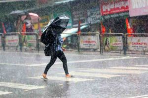 ഡിറ്റ്വാ ചുഴലിക്കാറ്റ്; കേരളത്തിൽ ഇന്നും നാളെയും കനത്തമഴ