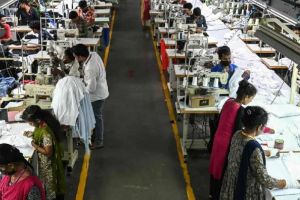 ജോലിസമയം 12 മണിക്കൂറാക്കാം; ആഴ്ചയിൽ അവധിവേണ്ടാ