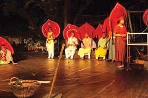 'മരിക്കാൻ വിസമ്മതിക്കുന്ന ഞങ്ങൾ' നാടകാവതരണം മൂന്ന് ദിവസം