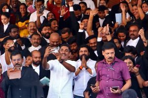 നടൻ ദിലീപിനെ വെറുതേവിട്ടു പൾസർ സുനി ഉൾപ്പെടെ ആറു പ്രതികൾ കുറ്റക്കാർ ശിക്ഷ 12-ന് പ്രഖ്യാപിക്കും