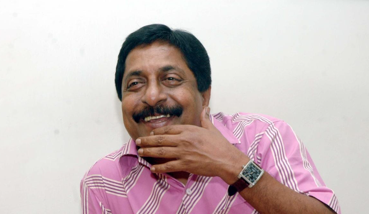 മലയാള ചലച്ചിത്രത്തിൻ്റെ വ്യാകരണം മാറ്റിക്കുറിച്ച ശ്രീനിവാസൻ     - മുല്ലപ്പള്ളി രാമചന്ദ്രൻ