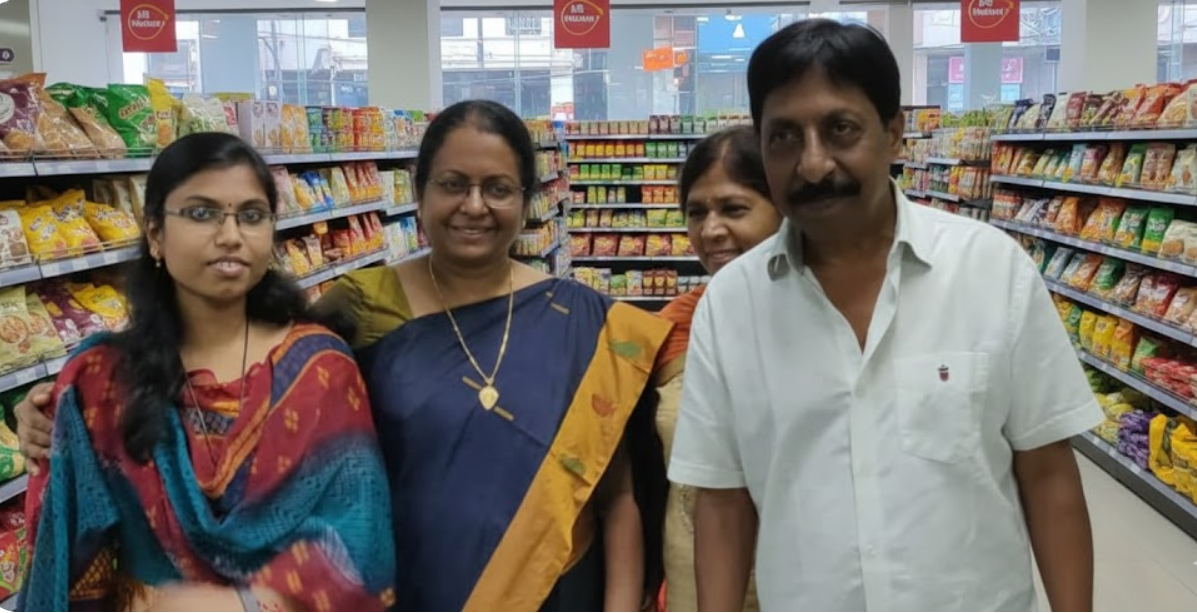 ചിന്താവിഷ്ടയായ ഷർമിള ;ശ്രീനിവാസനും തലശ്ശേരിയിലെ ആ ഓർഗാനിക് ഗന്ധവും അനുഭവക്കുറിപ്പ് : പി. ഷർമിള