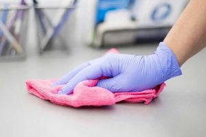 വീട്ടുജോലിക്കാരുടെ ശമ്പളം ഡിജിറ്റൽ മാർ​ഗങ്ങളിലൂടെ മാത്രം കൈമാറണം; നിയമവുമായി സൗദി