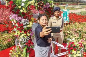 പുഷ്‌പങ്ങളുടെ വിസ്‌മയ ലോകം തുറന്നു