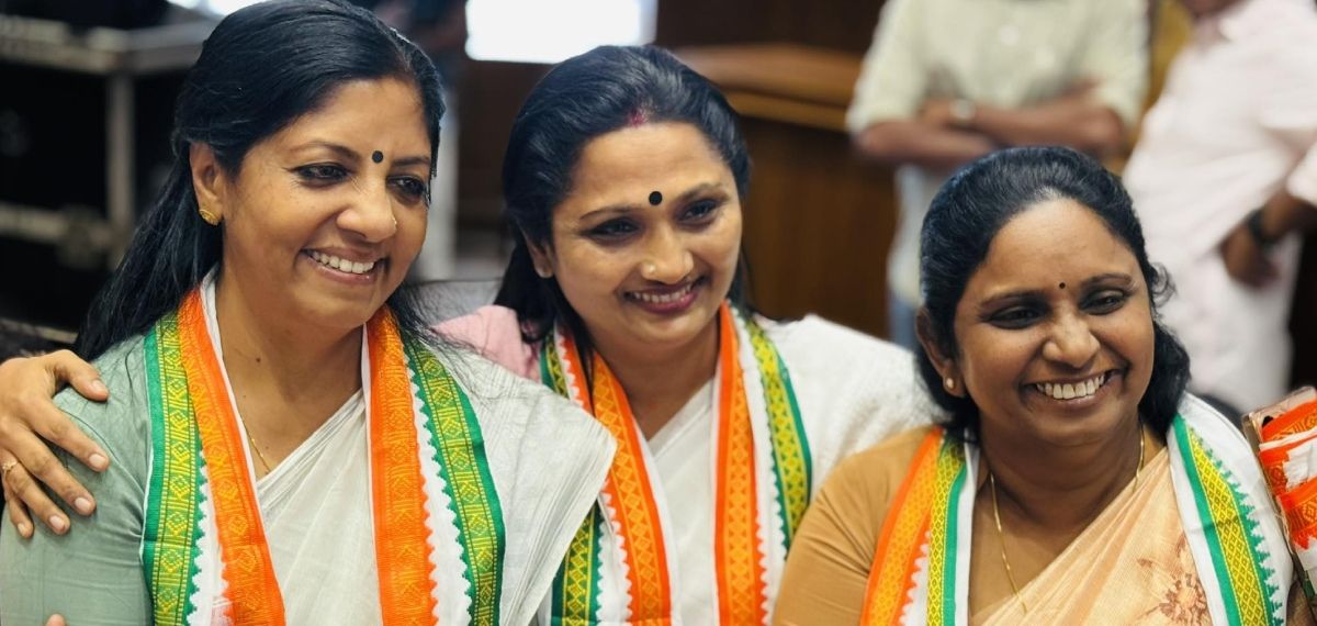 'എന്റെ പ്രിയപ്പെട്ട സഹോദരിമാർക്ക് ഹൃദയാഭിവാദ്യങ്ങൾ'; മേയർ സ്ഥാനാർത്ഥികൾക്കൊപ്പമുള്ള ചിത്രം പങ്കുവെച്ച് ദീപ്തി