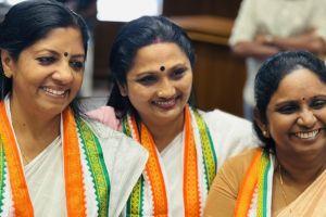 'എന്റെ പ്രിയപ്പെട്ട സഹോദരിമാർക്ക് ഹൃദയാഭിവാദ്യങ്ങൾ'; മേയർ സ്ഥാനാർത്ഥികൾക്കൊപ്പമുള്ള ചിത്രം പങ്കുവെച്ച് ദീപ്തി