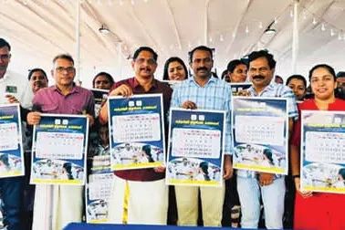 കലണ്ടറും മായമില്ലാത്ത കറിപ്പൊടിയും പുറത്തിറക്കി കുടുംബശ്രീ