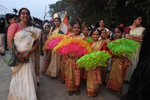 മാഹിറിവേറി: സോണിക് ഫെസ്റ്റ് : തൈക്കുടം ബ്രിഡ്ജ് മ്യൂസിക് ബാൻഡ് തരംഗമായി.