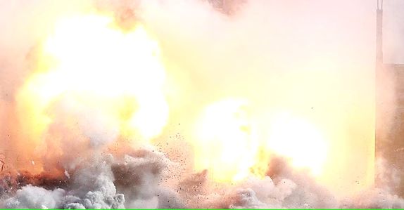 കൊച്ചി ബ്രോഡ്‌‌വേയിൽ വൻ തീപിടുത്തം; പന്ത്രണ്ടോളം കടകൾ കത്തിനശിച്ചു