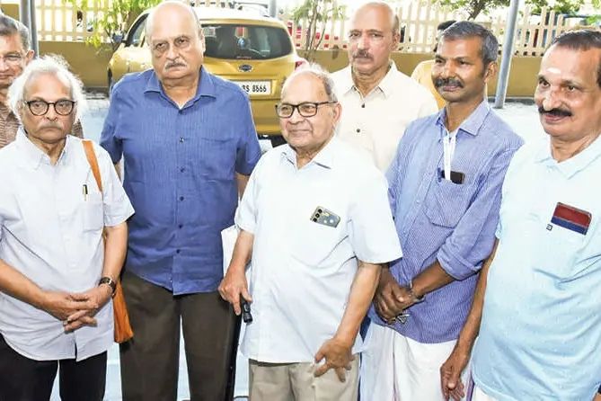 ആനന്ദ് ജീവിക്കുന്നത് വായനക്കാരുടെ ഹൃദയത്തിലെ നിശ്ശബ്ദതയിൽ -എം. മുകുന്ദൻ