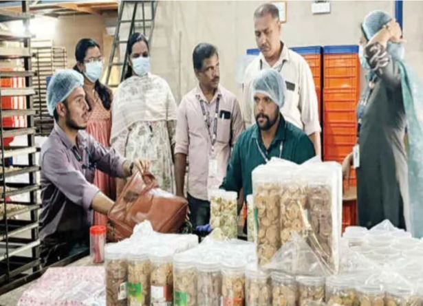 ഭക്ഷ്യവസ്തുക്കൾ ഫാസ്റ്റ് ഫുഡ് വിപണിയിൽ; പയ്യോളിയിലെ സ്ഥാപനം പൂട്ടിച്ചു