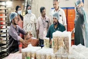 ഭക്ഷ്യവസ്തുക്കൾ ഫാസ്റ്റ് ഫുഡ് വിപണിയിൽ; പയ്യോളിയിലെ സ്ഥാപനം പൂട്ടിച്ചു