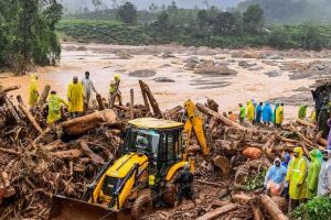 കയ്യൊഴിയില്ല, സർക്കാർ ചേർത്തുനിർത്തും: മുണ്ടക്കൈ-ചൂരല്‍മല ദുരിത ബാധിതര്‍ക്കുള്ള ധനസഹായം തുടരും