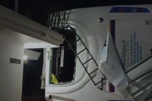 തിരുവനന്തപുരത്ത് ടൂറിസ്റ്റ് ബസ് മറിഞ്ഞു; നാലു വിദ്യാര്‍ഥികള്‍ക്ക് പരുക്ക്