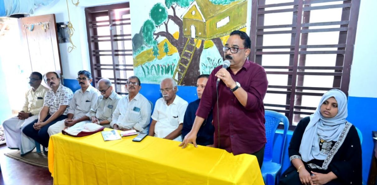 ചോമ്പാൽ ശ്രീനാരായണ ഗുരുപഠനകേന്ദ്രം നാൽപ്പത്തി മൂന്നാം വാർഷികാഘോഷം ; ഗാന്ധി ചിത്രപ്രദർശനം  ഉദ്‌ഘാടനം :സത്യൻ മാടാക്ക