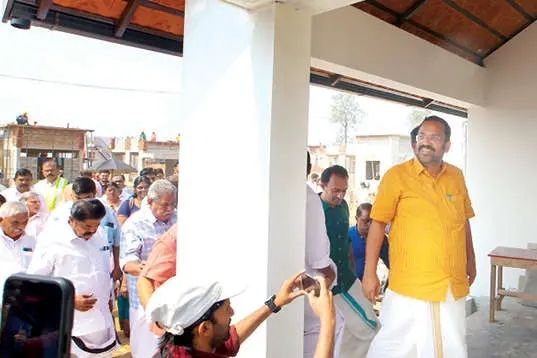 മുണ്ടക്കൈ-ചൂരൽമല ടൗൺഷിപ്പ് നിർമാണം വിലയിരുത്തി മന്ത്രി