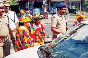 ട്രാഫിക് നിയമങ്ങൾ പഠിപ്പിച്ച് 'ജോക്കർമാർ'