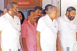 തിരഞ്ഞെടുപ്പു പ്രവർത്തനം ജില്ലയിൽ ഊർജിതമാക്കാൻ ആഹ്വാനംചെയ്‌ത്‌ മുഖ്യമന്ത്രി