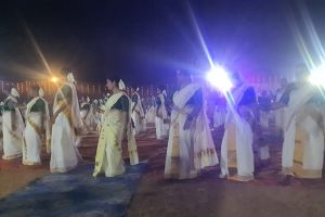 മെഗാ തിരുവാതിരയിൽ പള്ളൂർ ലാസ്യ ലഹരിയിലാണ്ടു. :ചാലക്കര പുരുഷു