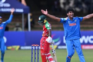 6 റണ്‍സിനിടെ നഷ്ടമായത് 6 വിക്കറ്റ്! സിംബാബ്‌വെയെ എറിഞ്ഞിട്ടു; U19 ലോകകപ്പില്‍ വിജയക്കുതിപ്പ് തുടര്‍ന്ന് ഇന്ത്യ