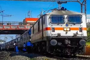 ട്രെയിൻ വൈകി, പരീക്ഷ എഴുതാനായില്ല; വിദ്യാർഥിനിക്ക് റെയിൽവേ 9.10 ലക്ഷം രൂപ നഷ്ടപരിഹാരം നൽകാൻ ഉത്തരവ്