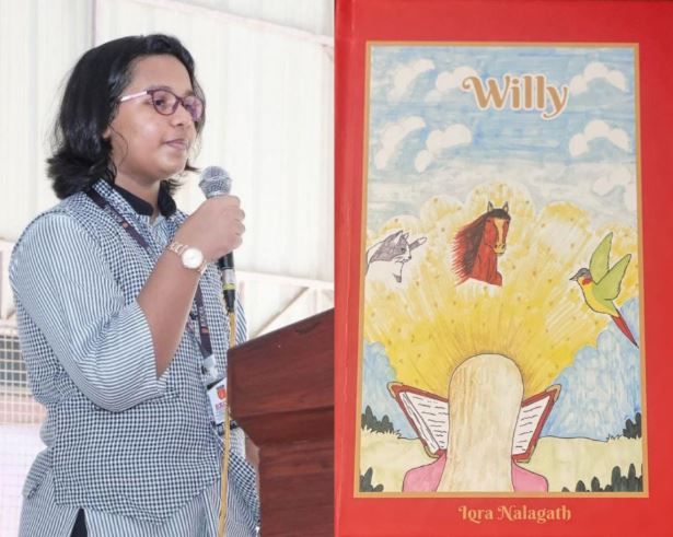 സ്വന്തമായി പുസ്തകം എഴുതിയും മുഖചിത്രം വരച്ചും ഇഖ്റ നാലകത്ത്