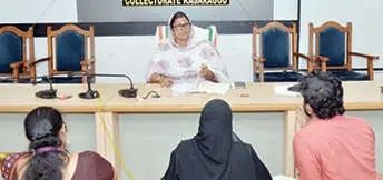 നവമാധ്യമങ്ങളിലെ തെറ്റായ പ്രചാരണങ്ങൾക്കെതിരേ നിയമനടപടികൾ വേണം -വനിതാ കമ്മിഷൻ