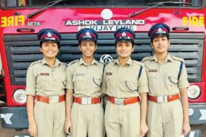 'ഫയറാണ് ജില്ലയിലെ ആദ്യ വനിതാ'ഫയർ ആൻഡ് റെസ്ക്യൂ ഓഫീസർ' സംഘം
