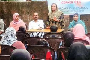 'സ്പ‌ർശം വിദ്യാലയം വീടുകളിലേക്ക്