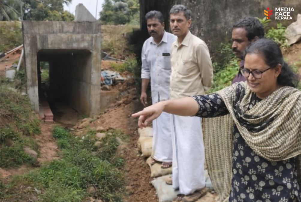 മുക്കാളിടൗണിന് സൗന്ദര്യത്തിന് മുമ്പ് വേണ്ടത് 'ആരോഗ്യം'; വികസനം ജനകീയമാകട്ടെ .. :ദിവാകരൻ ചോമ്പാല