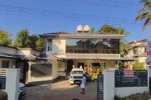 കണ്ണൂരില്‍ ലോഡ്ജില്‍ സ്ത്രീ മരിച്ച നിലയില്‍; ഒപ്പം ഉണ്ടായിരുന്ന ആളെ കാണാനില്ല