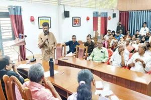 വിമാനത്താവള സ്ഥലമേറ്റെടുപ്പ്; ഹിയറിങ് ബഹിഷ്‌കരിച്ച് ഭൂവുടമകൾ