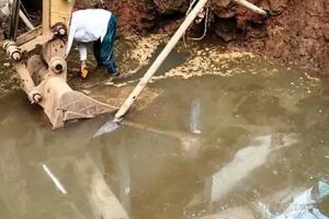 വില്യാപ്പള്ളിയിൽ റോഡ് നവീകരണത്തിനിടെ കലുങ്കിൽ മലിനജല പ്രവാഹം; നിർമ്മാണം തടസ്സപ്പെട്ടു