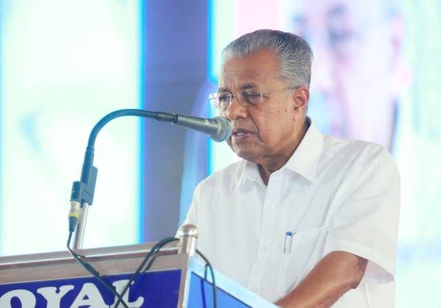 അടുത്ത അധ്യയന വർഷത്തെ പാഠപുസ്തക വിതരണം മുഖ്യമന്ത്രി ഉദ്ഘാടനം ചെയ്തു: അവധിക്കാലം ഇനി പഠനത്തിനും