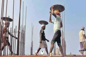 വേനൽ ചൂട് കടുക്കുന്നു; തൊഴിലാളികൾക്ക് പുതിയ സമയക്രമം പ്രഖ്യാപിച്ച് തൊഴിൽ വകുപ്പ്