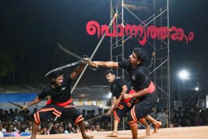 ആവേശം ആകാശത്തോളം: രണ്ടാം നാളിൽ പൊന്ന്യം അങ്കത്തട്ടുണർന്നു. :ചാലക്കര പുരുഷു