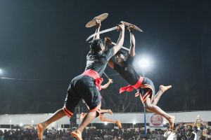 ആവേശം ആകാശത്തോളം: രണ്ടാം നാളിൽ പൊന്ന്യം അങ്കത്തട്ടുണർന്നു. :ചാലക്കര പുരുഷു