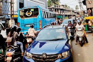 ഒഴിയാത്ത ഗതാഗതക്കുരുക്കിൽ ശ്വാസംമുട്ടി ഓർക്കാട്ടേരി: ബൈപ്പാസ് നിർമ്മാണം അനിവാര്യമെന്ന് നാട്ടുകാർ