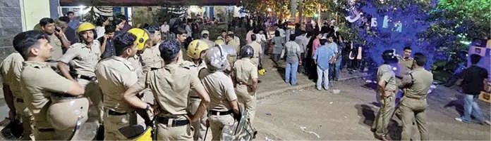 ബി സോൺ കലോത്സവത്തിലെ സംഘർഷം; കണ്ടാലറിയാവുന്ന 30 പേർക്കെതിരേ കേസെടുത്തു