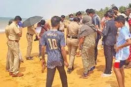 വേളി കടലിൽ സ്ത്രീയുടെ മൃതദേഹം കൈകൾ കെട്ടിയ നിലയിൽ