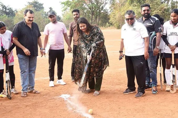 ജില്ലാ ഹോക്കി ചാമ്പ്യൻഷിപ്പ് തുടങ്ങി