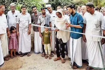 കൈതപ്പറമ്പ് പുറായിൽ - കൈവേലിക്കൽ റോഡ് ഉദ്ഘാടനം ചെയ്തു